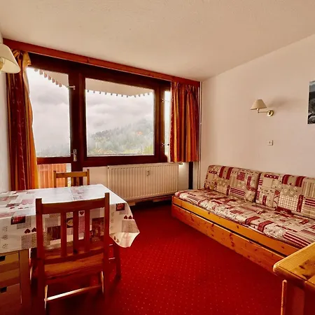 Charming And Comfortable With Balcony Apartment